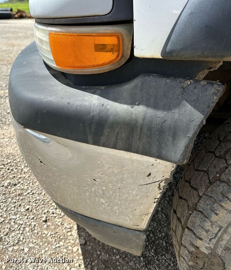 image for item LR9649 2002 Chevrolet Silverado 2500  pickup truck