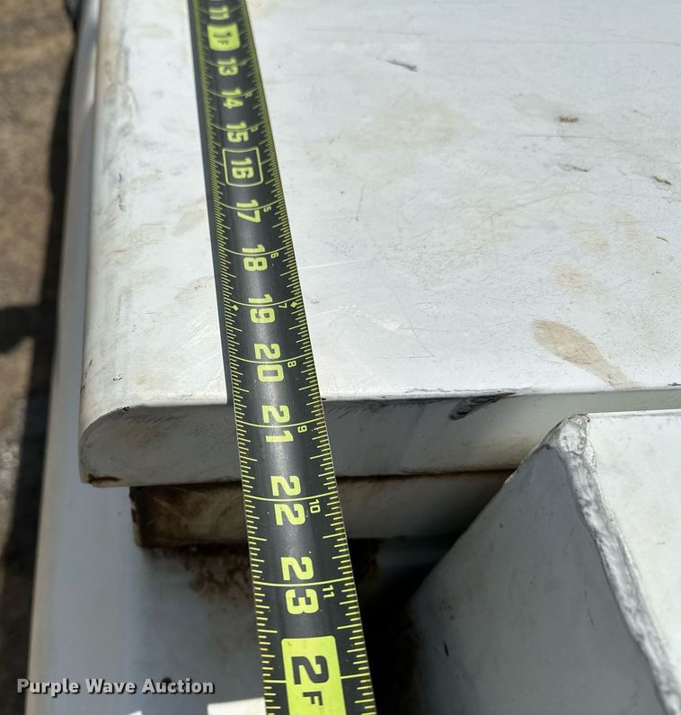 image for item LR9649 2002 Chevrolet Silverado 2500  pickup truck