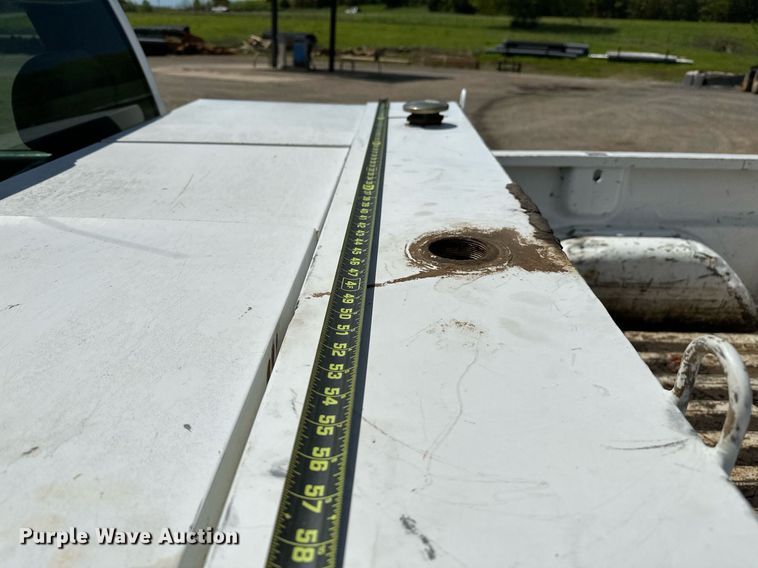 image for item LR9649 2002 Chevrolet Silverado 2500  pickup truck