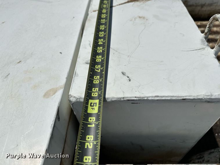 image for item LR9649 2002 Chevrolet Silverado 2500  pickup truck