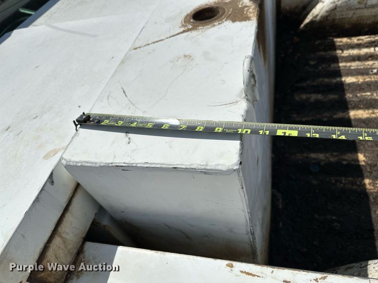 image for item LR9649 2002 Chevrolet Silverado 2500  pickup truck