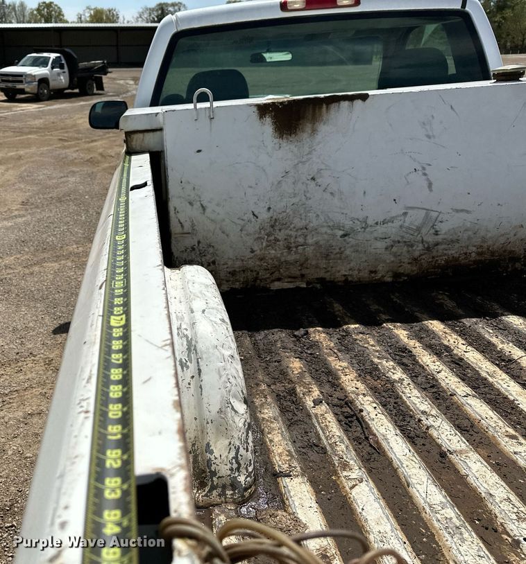 image for item LR9649 2002 Chevrolet Silverado 2500  pickup truck