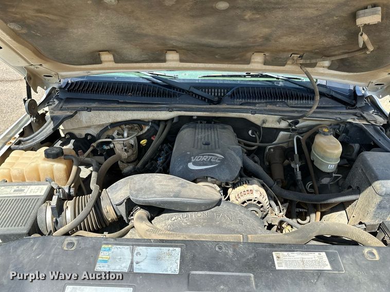 image for item LR9649 2002 Chevrolet Silverado 2500  pickup truck