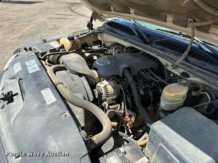 image for item LR9649 2002 Chevrolet Silverado 2500  pickup truck