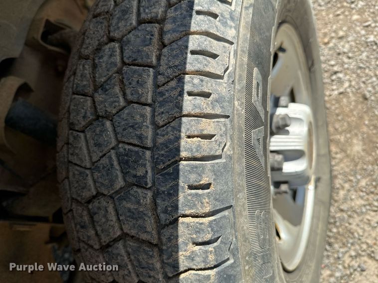 image for item LR9649 2002 Chevrolet Silverado 2500  pickup truck