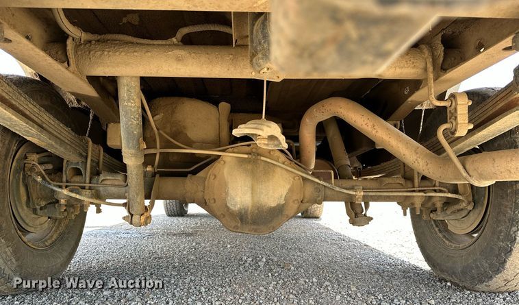 image for item LR9649 2002 Chevrolet Silverado 2500  pickup truck