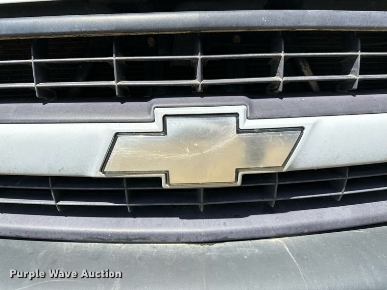 image for item LR9649 2002 Chevrolet Silverado 2500  pickup truck