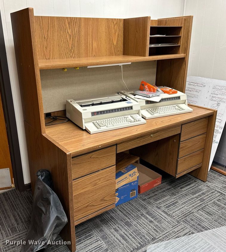 image for item LR9665 Office equipment