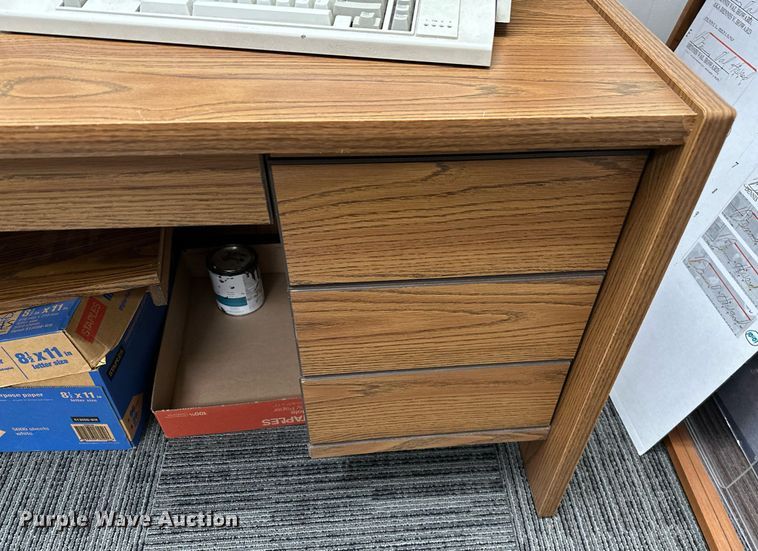 image for item LR9665 Office equipment