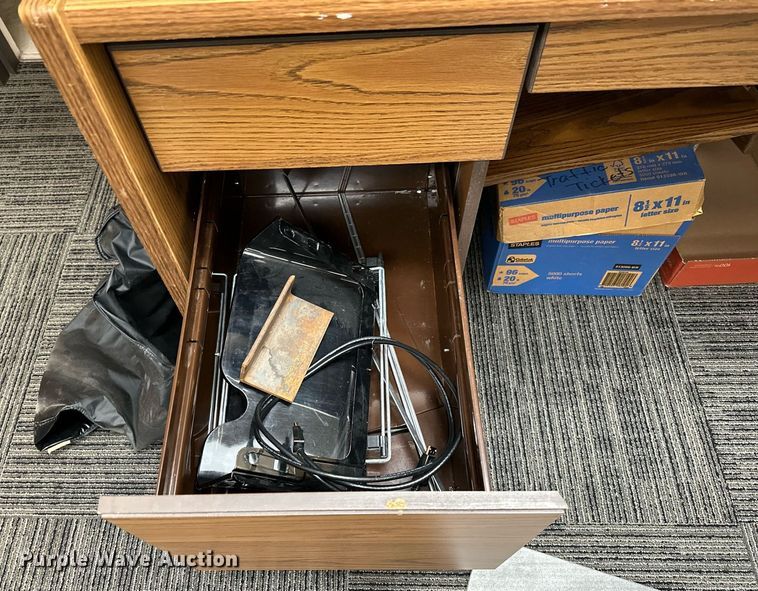 image for item LR9665 Office equipment