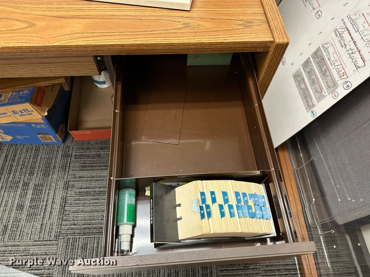 image for item LR9665 Office equipment