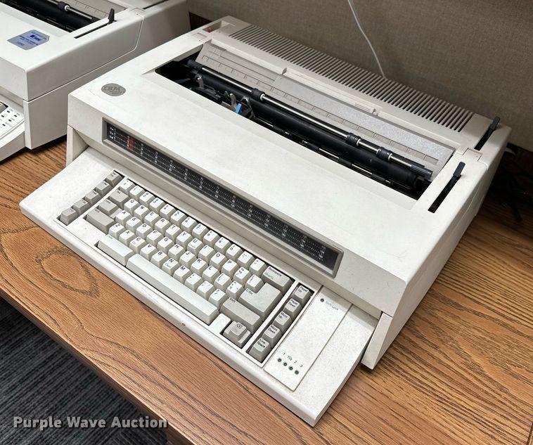 image for item LR9665 Office equipment