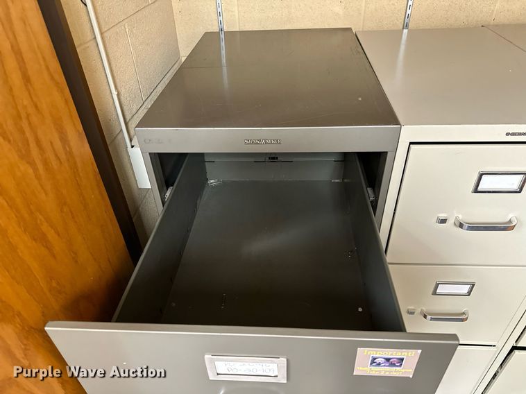 image for item LR9665 Office equipment