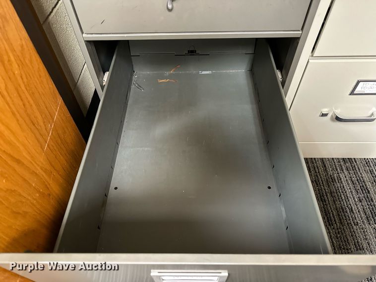 image for item LR9665 Office equipment