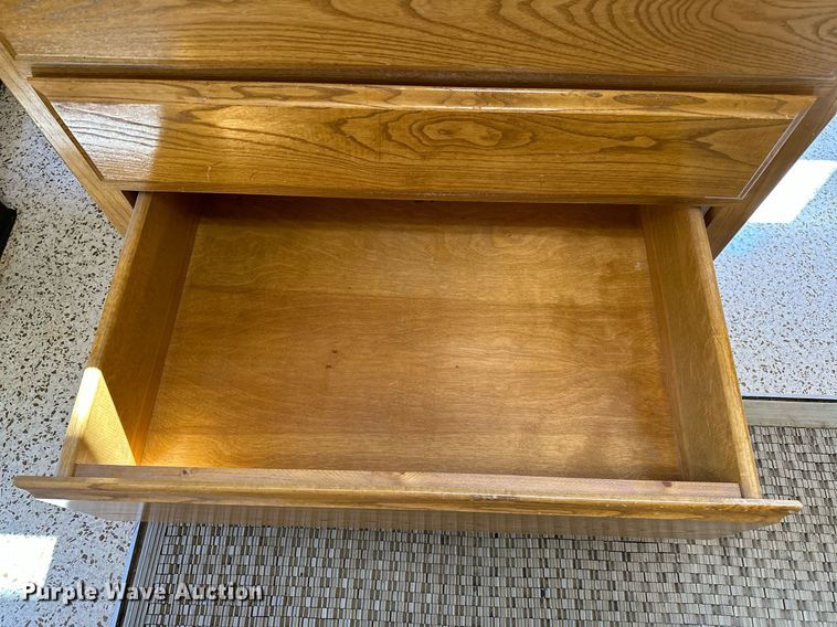 image for item LR9665 Office equipment