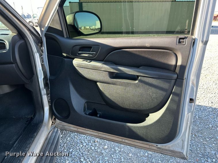 image for item LR9667 2014 Chevrolet Tahoe Police  SUV