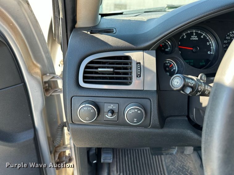 image for item LR9669 2014 Chevrolet Tahoe Police  SUV