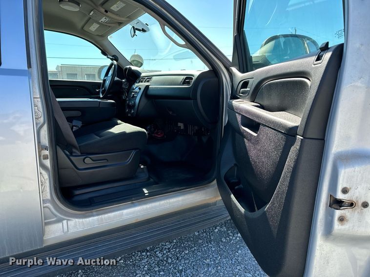 image for item LR9673 2013 Chevrolet Tahoe Police  SUV