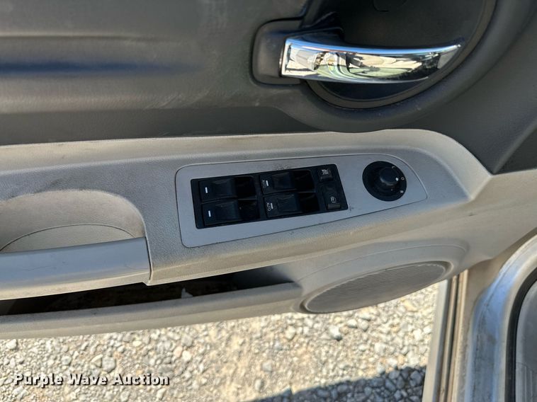 image for item LR9677 2006 Dodge Magnum