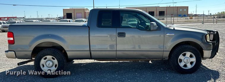 image for item LR9678 2004 Ford F150  SuperCab pickup truck