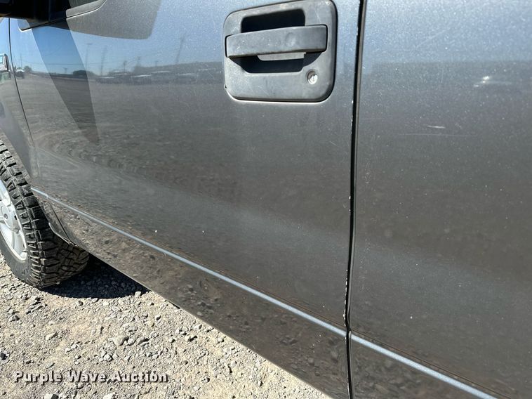 image for item LR9678 2004 Ford F150  SuperCab pickup truck