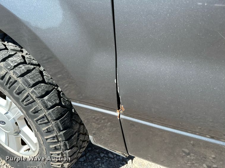 image for item LR9678 2004 Ford F150  SuperCab pickup truck