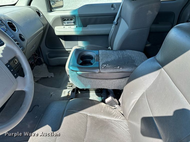 image for item LR9678 2004 Ford F150  SuperCab pickup truck