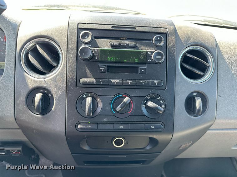 image for item LR9678 2004 Ford F150  SuperCab pickup truck