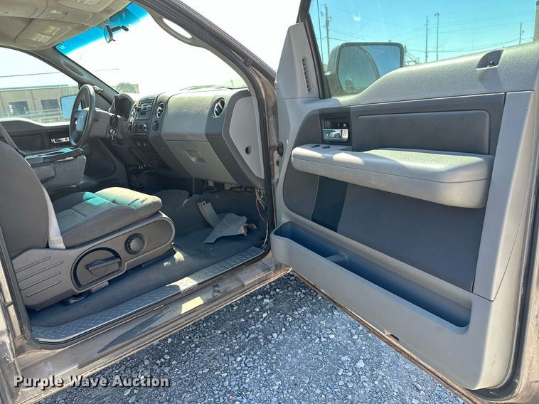 image for item LR9678 2004 Ford F150  SuperCab pickup truck