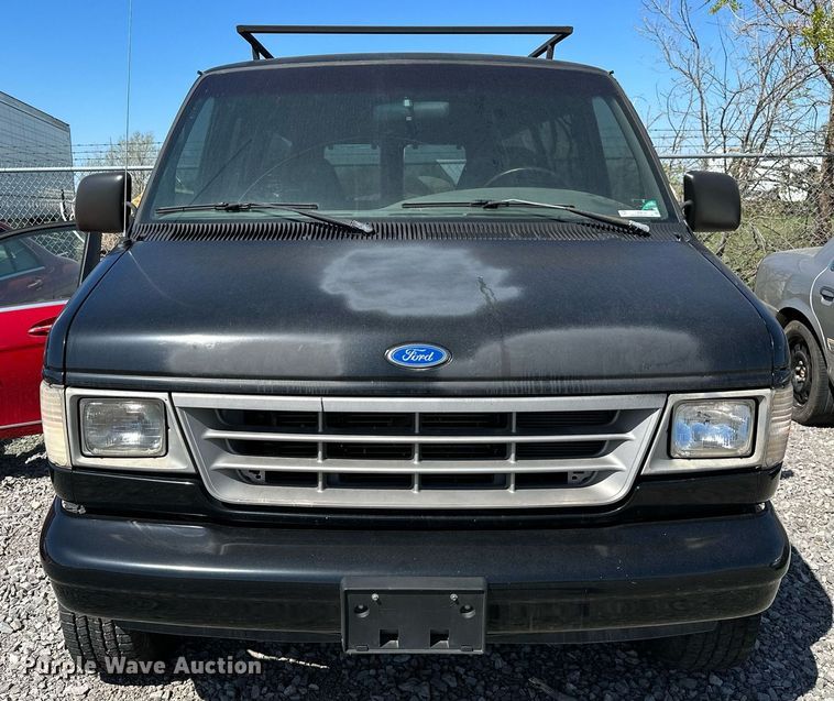 image for item LR9679 1995 Ford Club Wagon  van