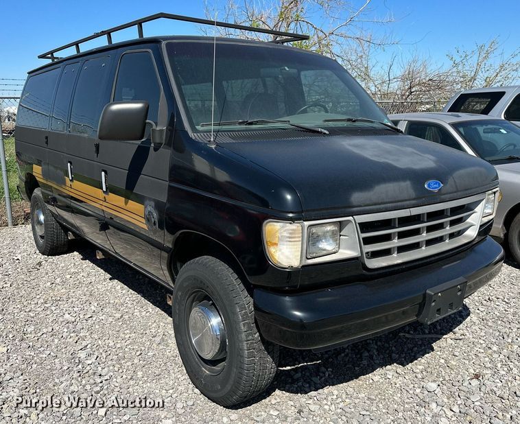 image for item LR9679 1995 Ford Club Wagon  van