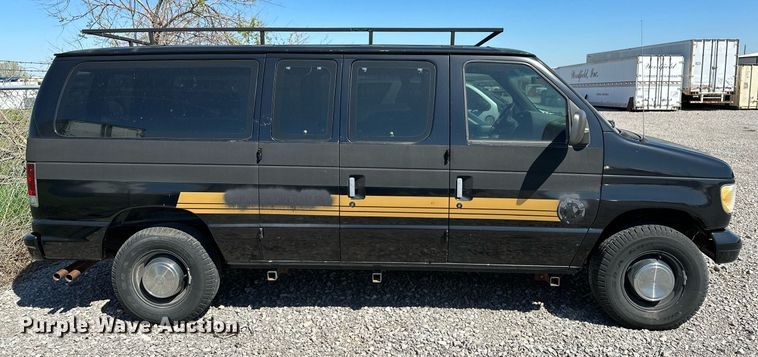 image for item LR9679 1995 Ford Club Wagon  van