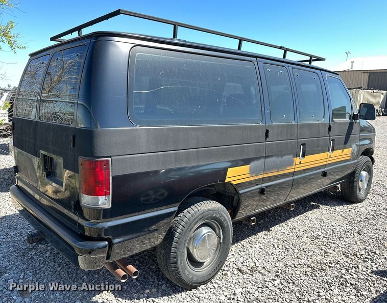 image for item LR9679 1995 Ford Club Wagon  van