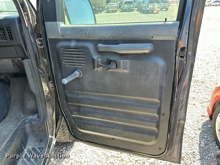 image for item LR9679 1995 Ford Club Wagon  van