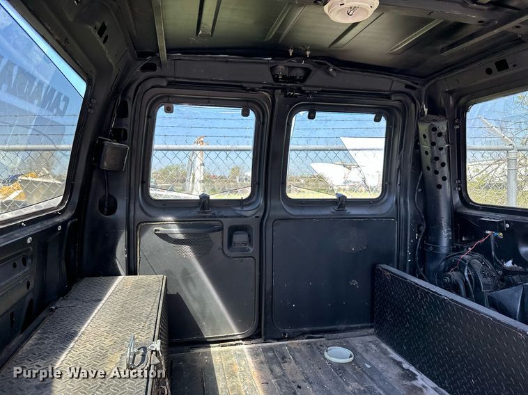 image for item LR9679 1995 Ford Club Wagon  van