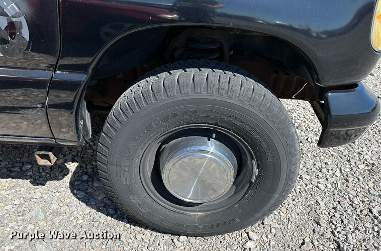 image for item LR9679 1995 Ford Club Wagon  van