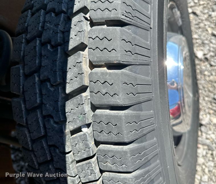 image for item LR9679 1995 Ford Club Wagon  van