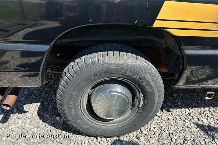 image for item LR9679 1995 Ford Club Wagon  van