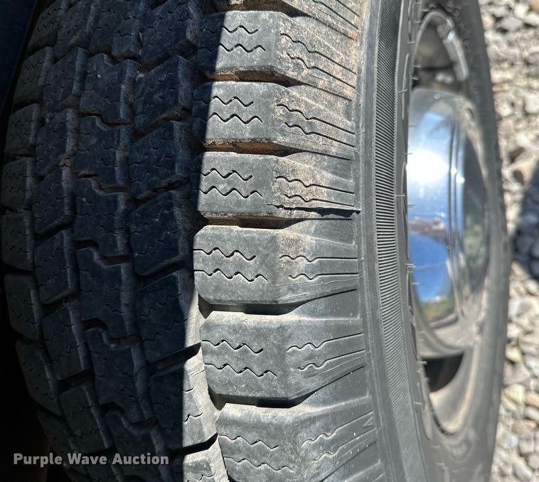 image for item LR9679 1995 Ford Club Wagon  van