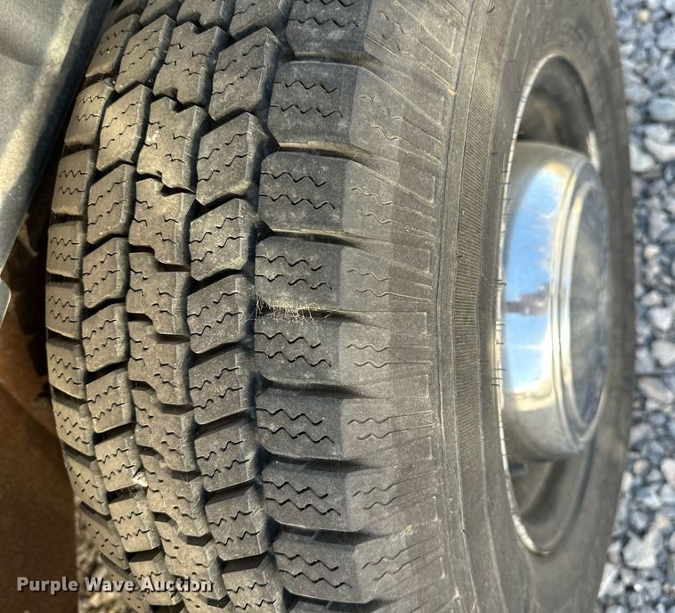 image for item LR9679 1995 Ford Club Wagon  van