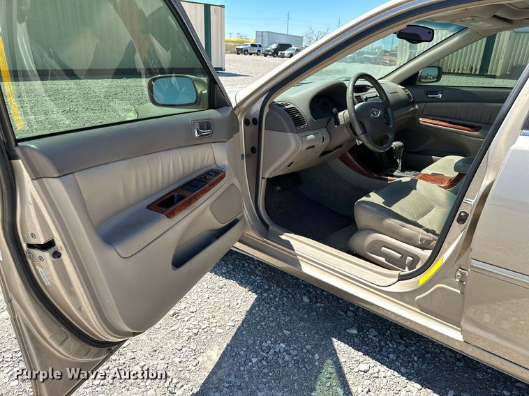 image for item LR9683 2002 Toyota Camry LXS