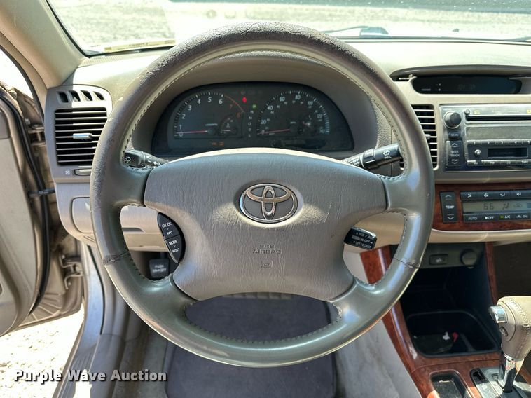 image for item LR9683 2002 Toyota Camry LXS
