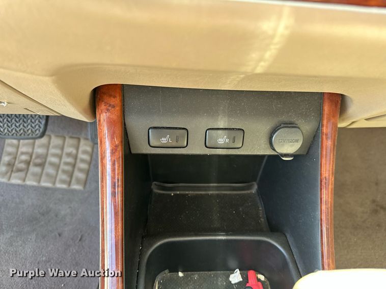 image for item LR9683 2002 Toyota Camry LXS