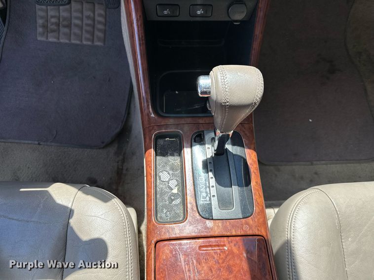 image for item LR9683 2002 Toyota Camry LXS