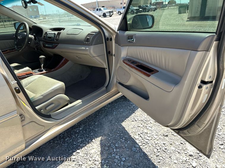 image for item LR9683 2002 Toyota Camry LXS