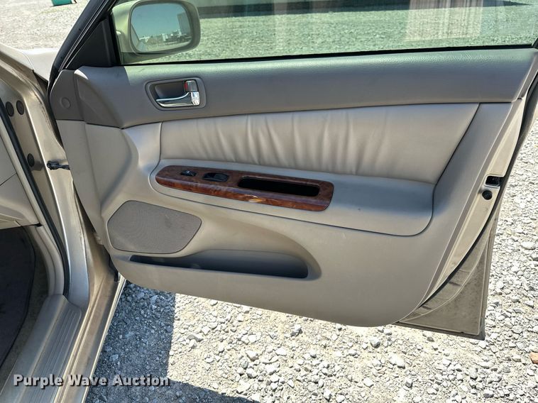 image for item LR9683 2002 Toyota Camry LXS