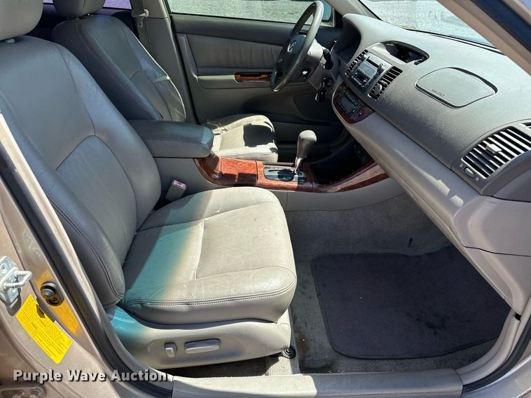 image for item LR9683 2002 Toyota Camry LXS