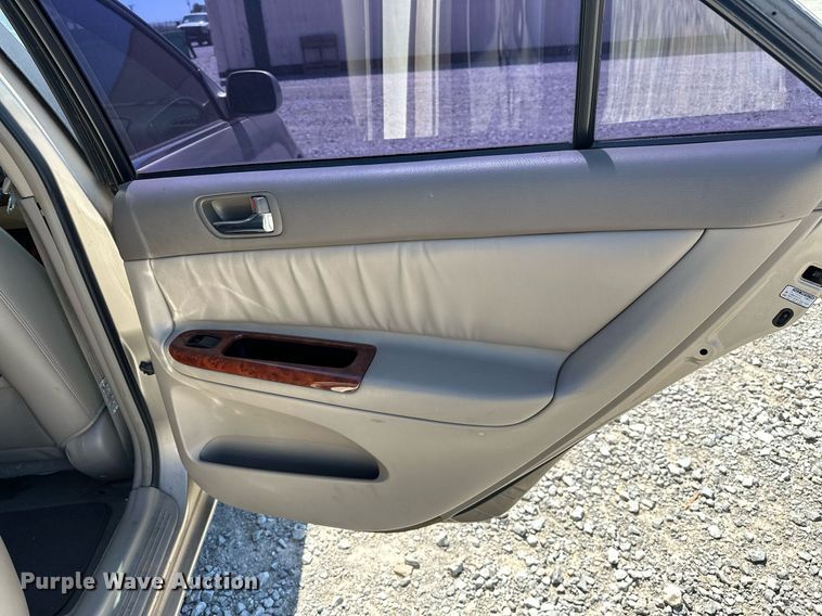 image for item LR9683 2002 Toyota Camry LXS