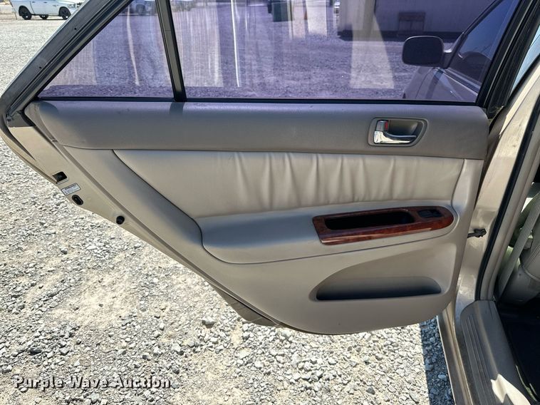 image for item LR9683 2002 Toyota Camry LXS