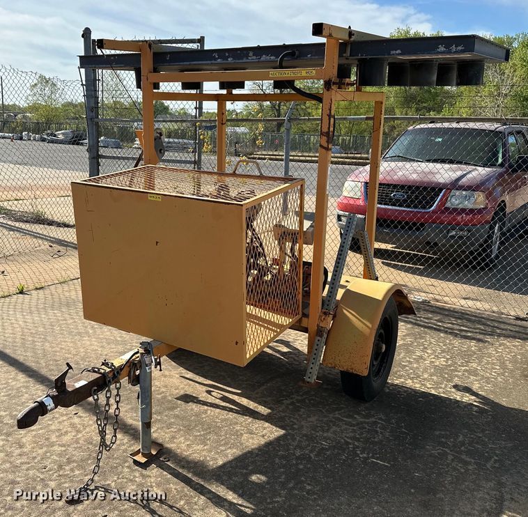 image for item LR9686 Amida DLB15-FA-GK  arrow board